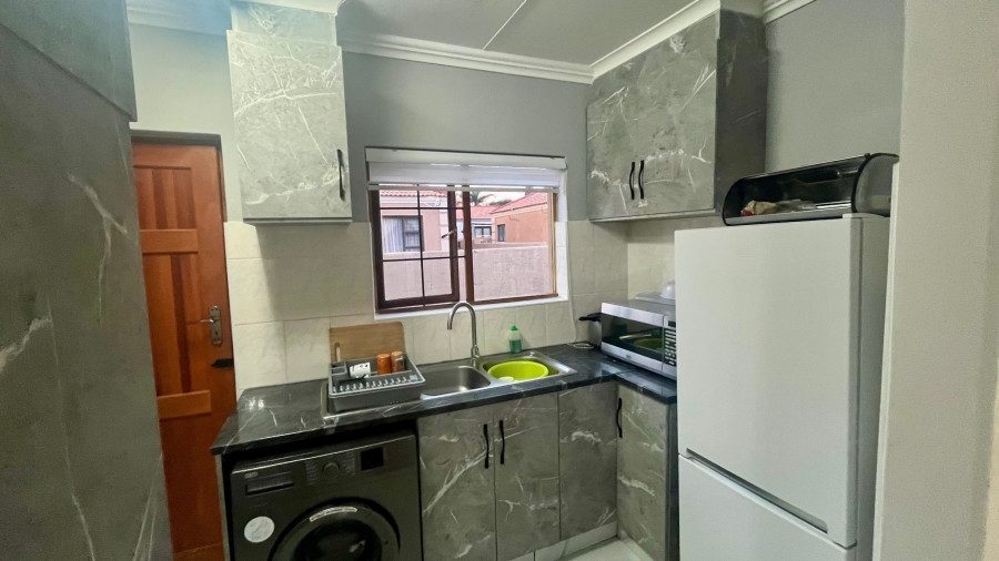 2 Bedroom Property for Sale in Flamwood North West